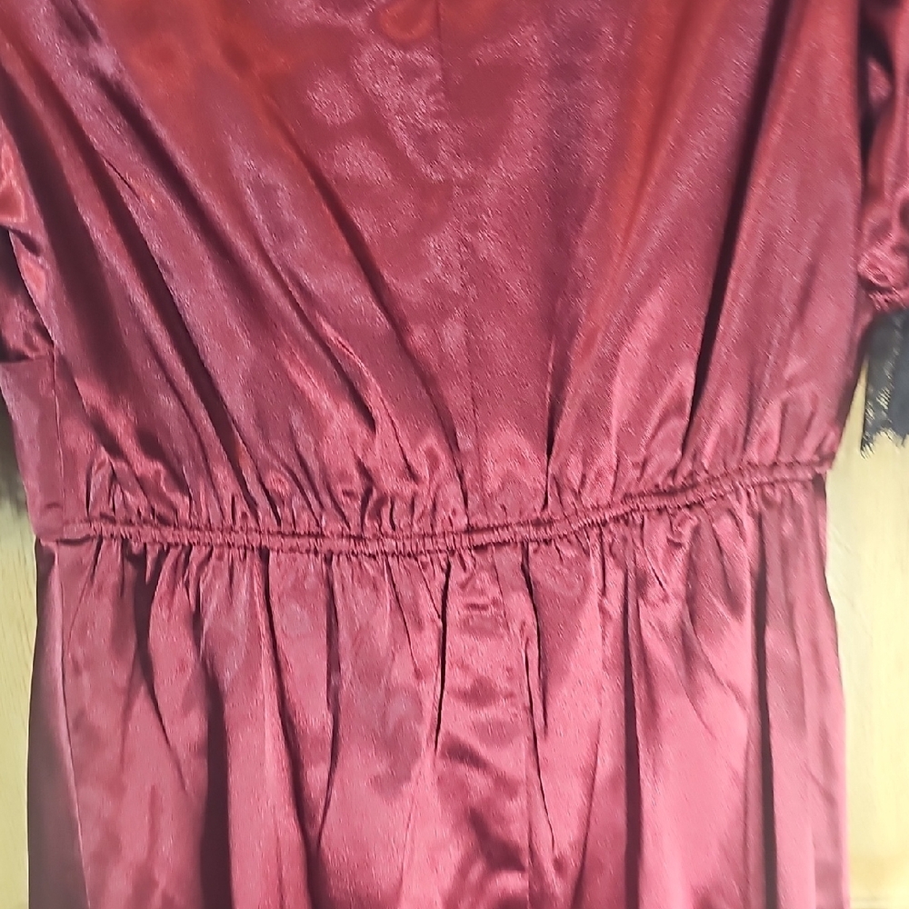 Elegant Burgundy Satin Dress with Black Lace by Abrand - Picture 11 of 12